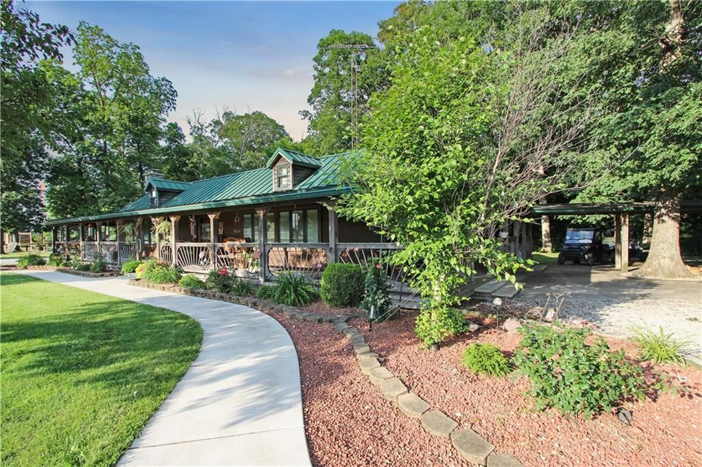 20 Ashley Ln, Casey, IL 62420
